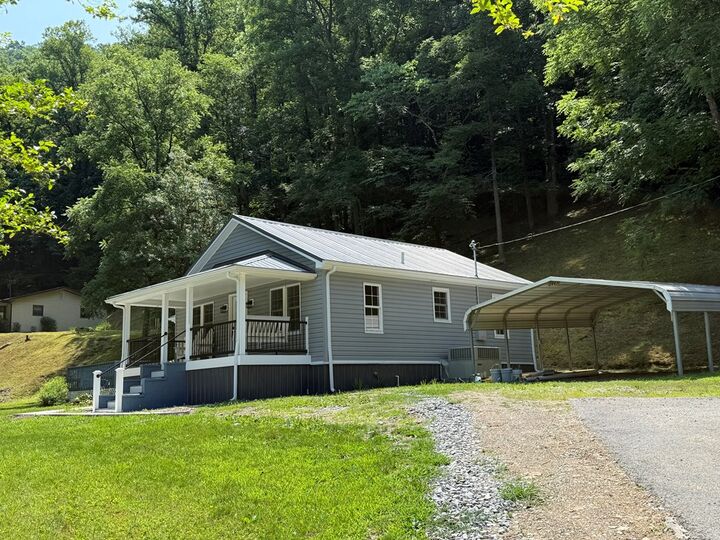 Property Photo: 2442 Collins Hwy KY 41501