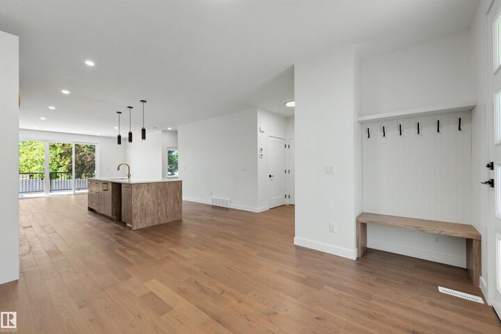 Property Photo:  39 Elsinore Place NW  AB T5X 0M6 