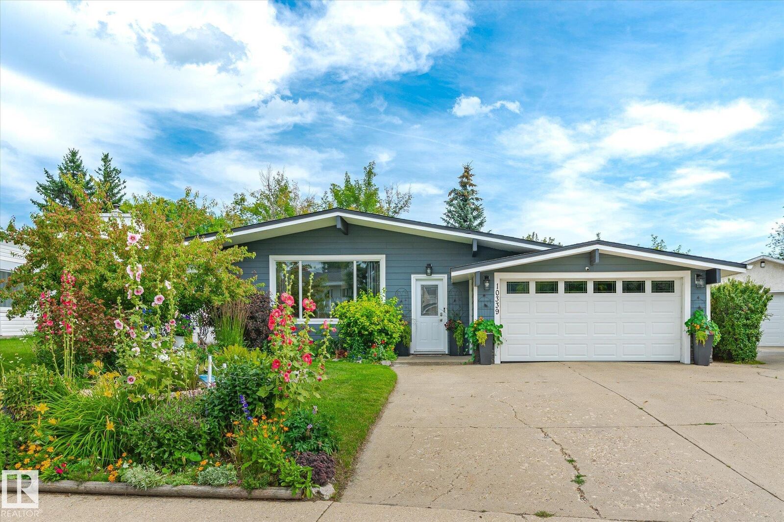 Property Photo:  10339 36A Avenue NW  AB T6J 2H5 