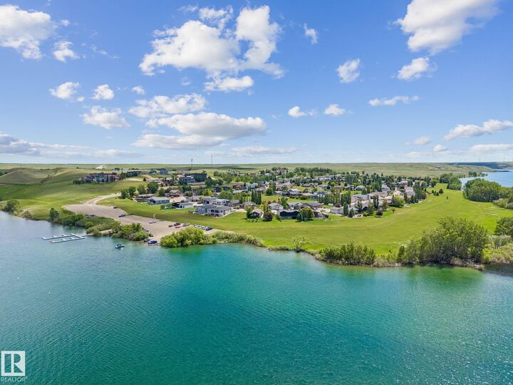 Property Photo: 469 Sunset Drive AB T0L 0G0