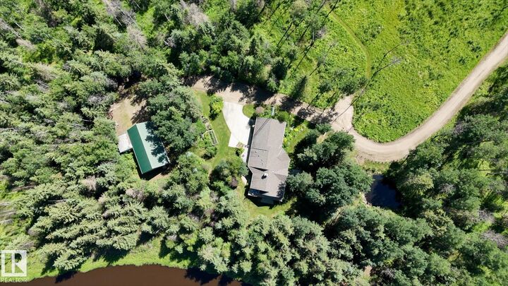 Property Photo: 8316 Hwy 16A AB T0E 0T0