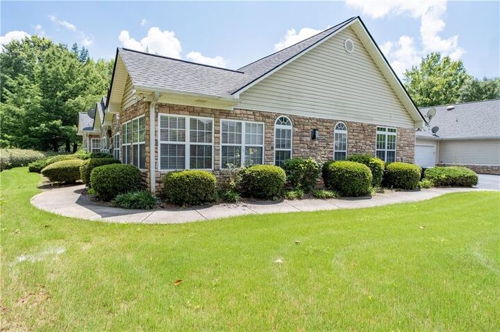Property Photo: 3708 Villa Springs Circle GA 30127