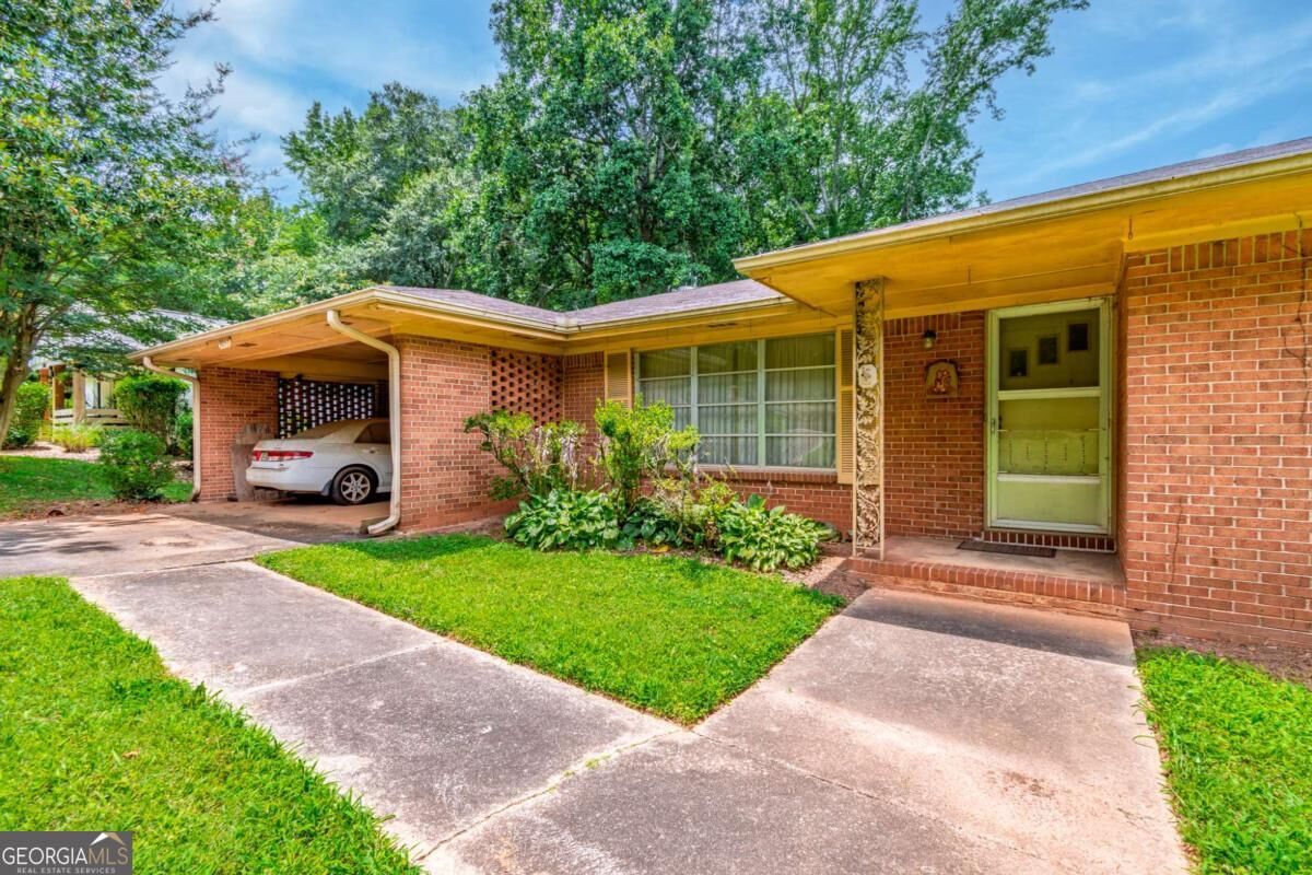 Property Photo:  3057 Thrasher Circle  GA 30032 