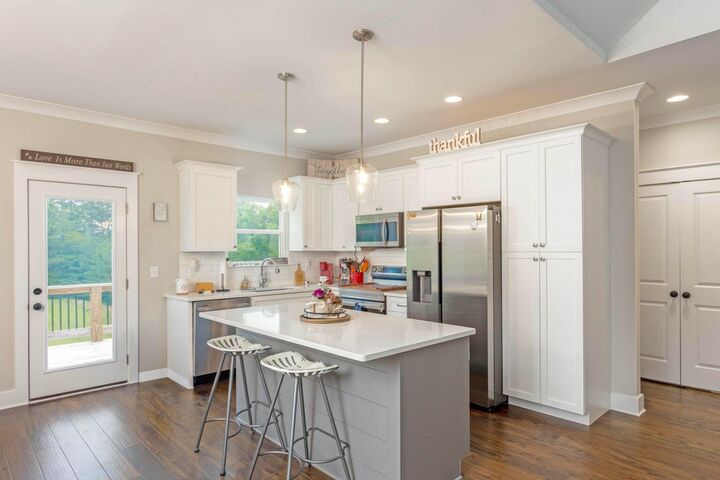 Property Photo: 725 Riddle Road TN 37321
