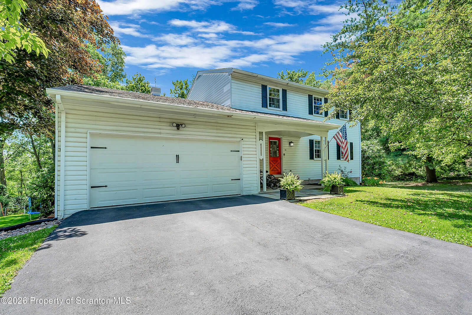 Property Photo:  504 Old Colony Road  PA 18411 