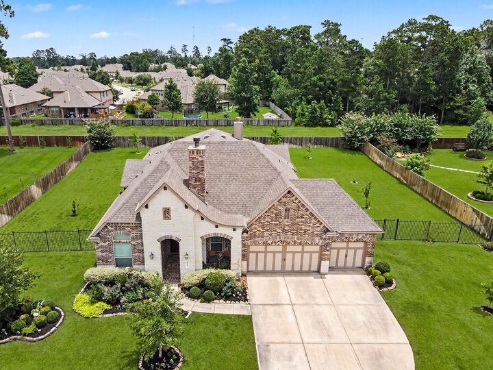Property Photo: 14003 S Evergreen Ridge Court TX 77354