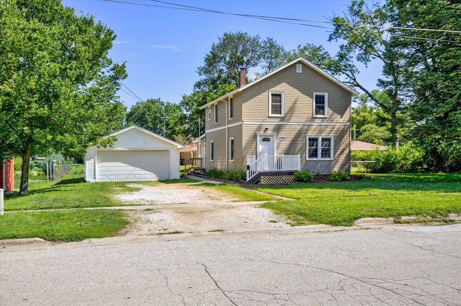 Property Photo:  1509 Jefferson Street  IA 50233 