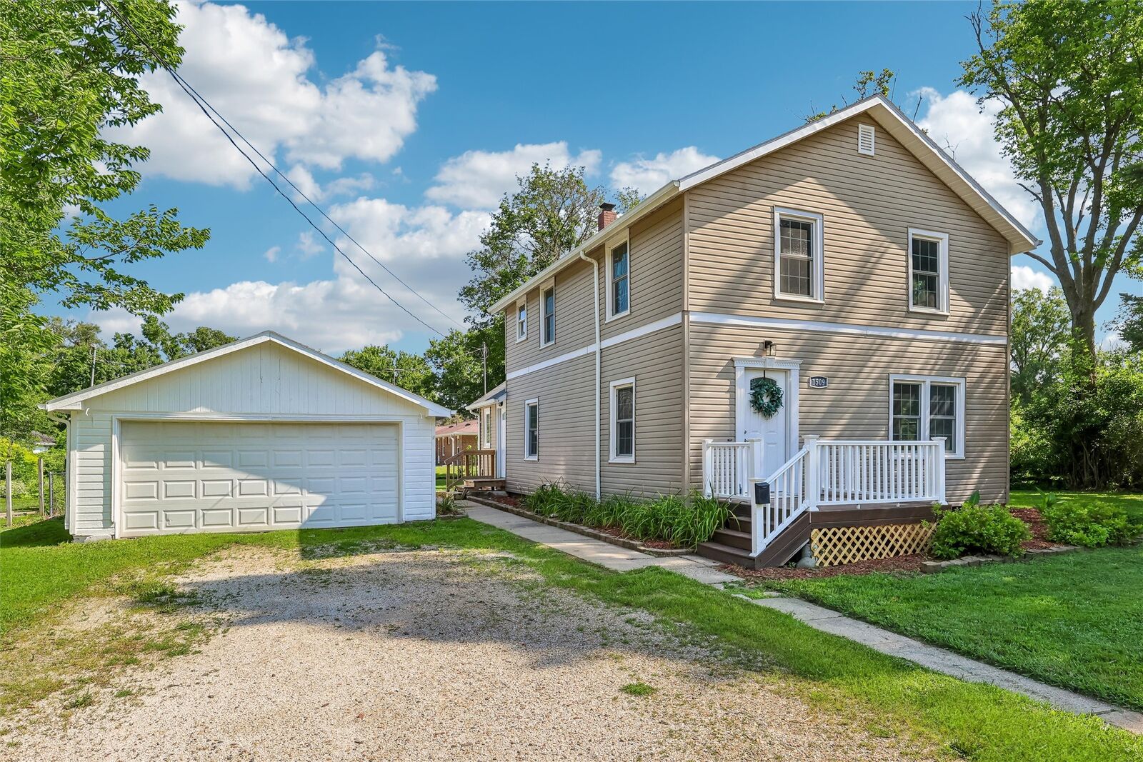 Property Photo:  1509 Jefferson Street  IA 50233 
