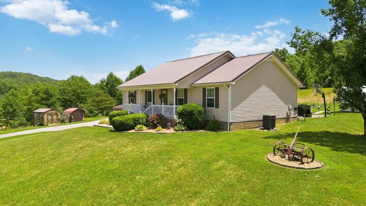 Property Photo:  2189 Ky 3436  KY 40701 