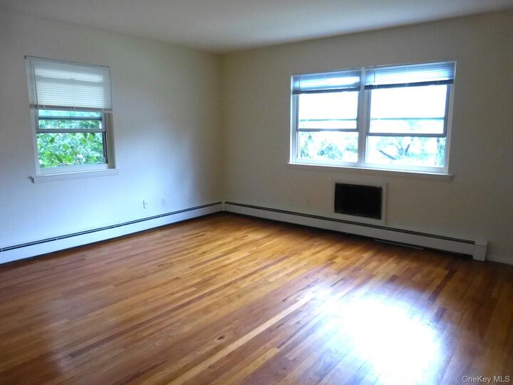 Property Photo:  6 Duryea Place 4C  NY 10960 