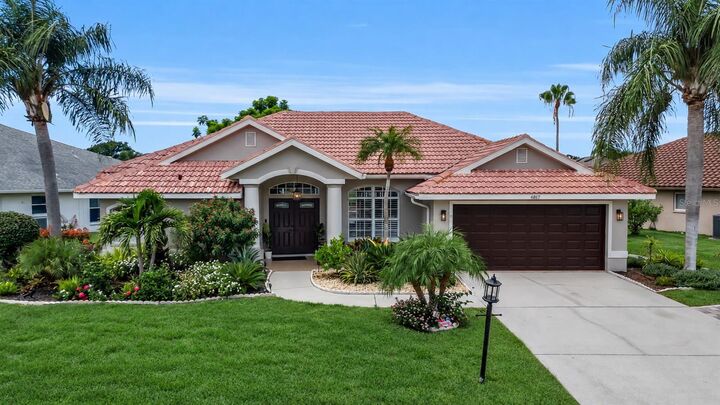 Property Photo: 6817 Corral Circle FL 34243