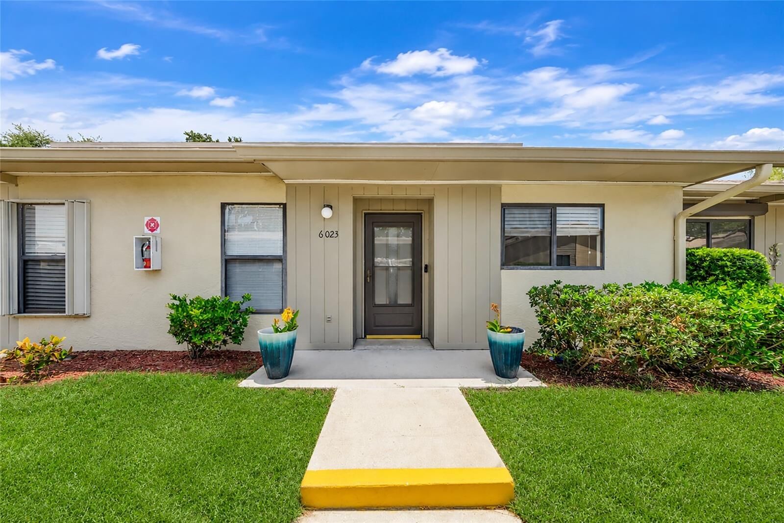 Property Photo: 6023 27th Street W FL 34207