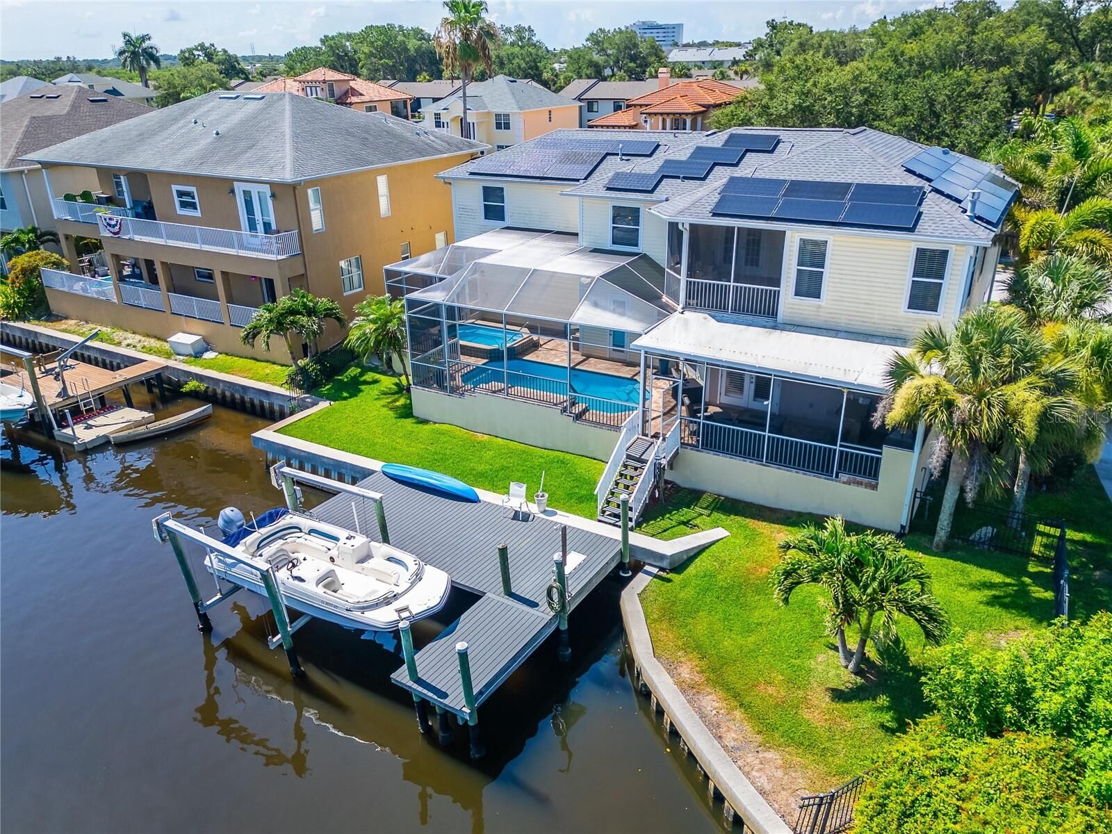 Property Photo: 339 Manatee Lane FL 34689