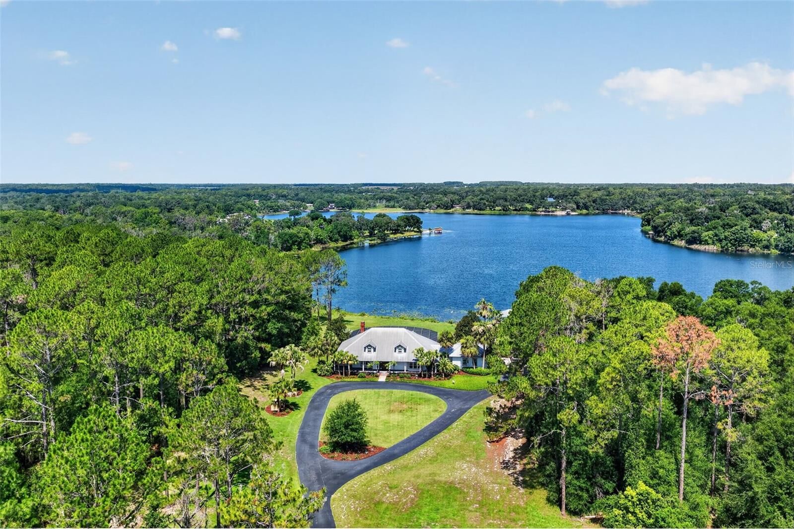 Property Photo: 22625 Lake Seneca Road FL 32736