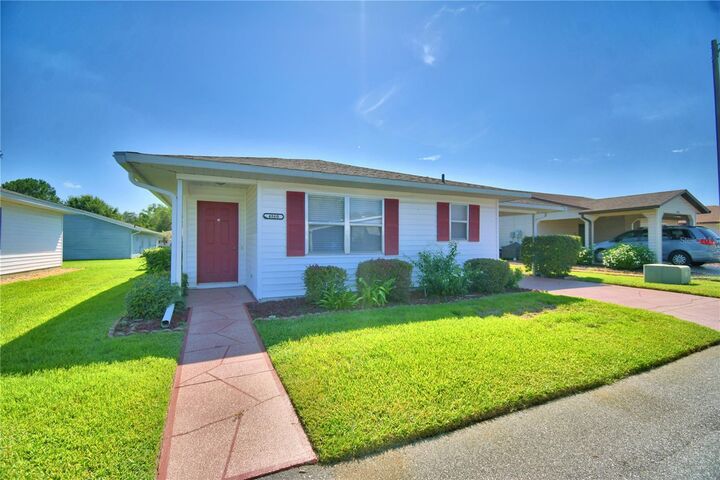 Property Photo: 4860 Goldenview Lane FL 33811