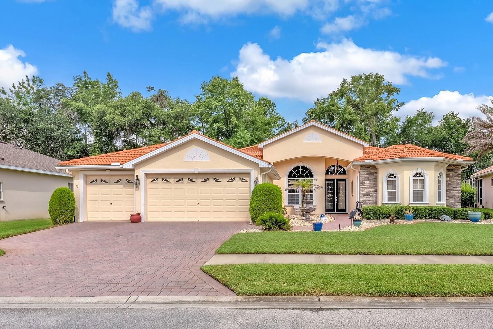 Property Photo: 5151 Delacroix Drive FL 34604