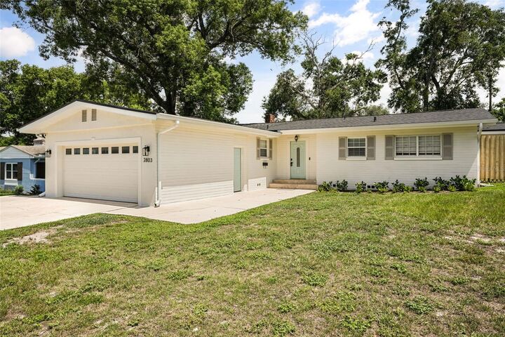 Property Photo: 2803 Riddle Drive FL 32789