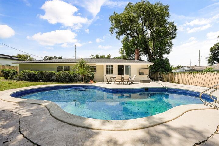 Property Photo: 2803 Riddle Drive FL 32789
