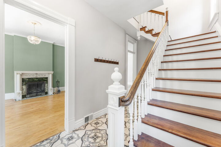 Property Photo:  523 E Homer St  WI 53207 
