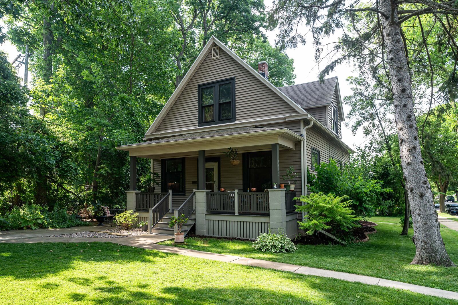Property Photo: 2803 E Holt Ave WI 53207