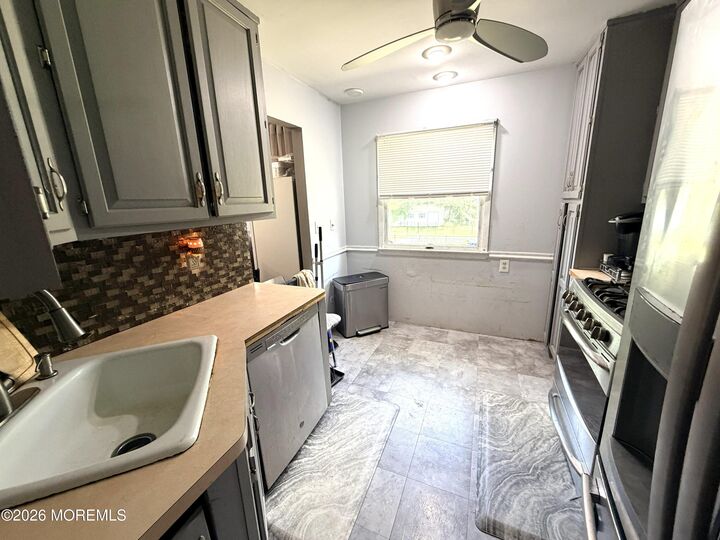 Property Photo:  1409 Brookfield Drive  NJ 08701 