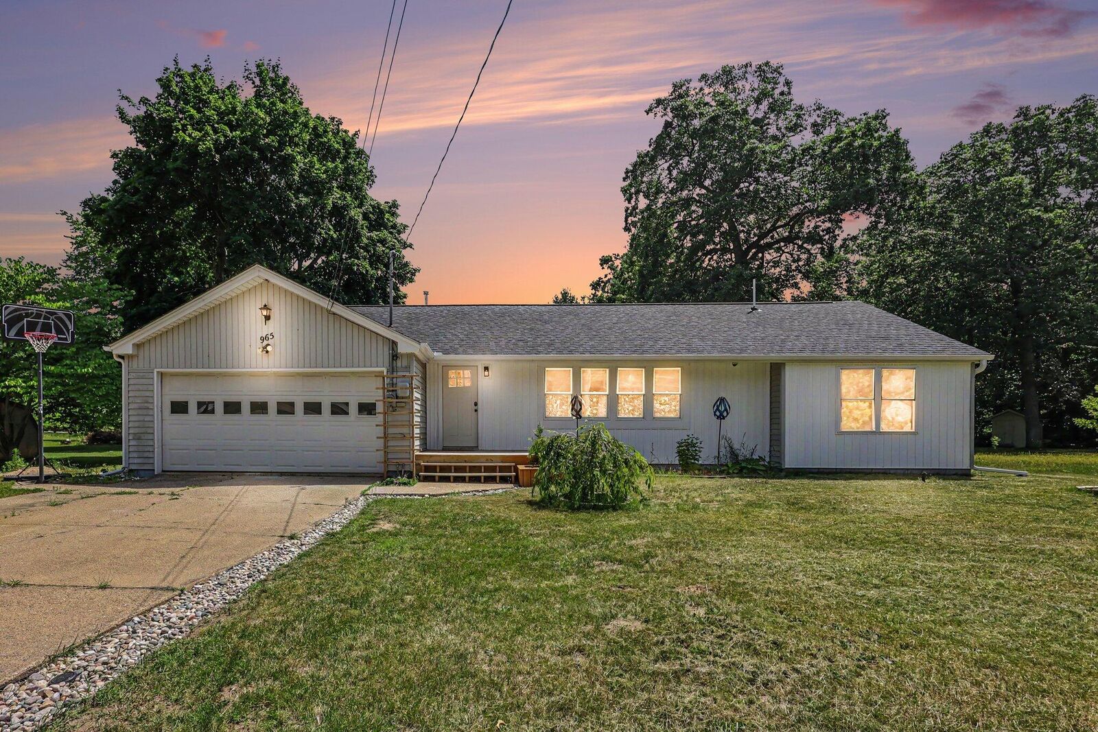 Property Photo: 965 Victor Avenue MI 49445