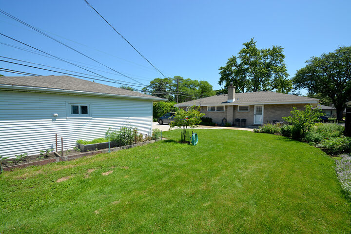 Property Photo:  7542 Lowell Avenue  IL 60076 
