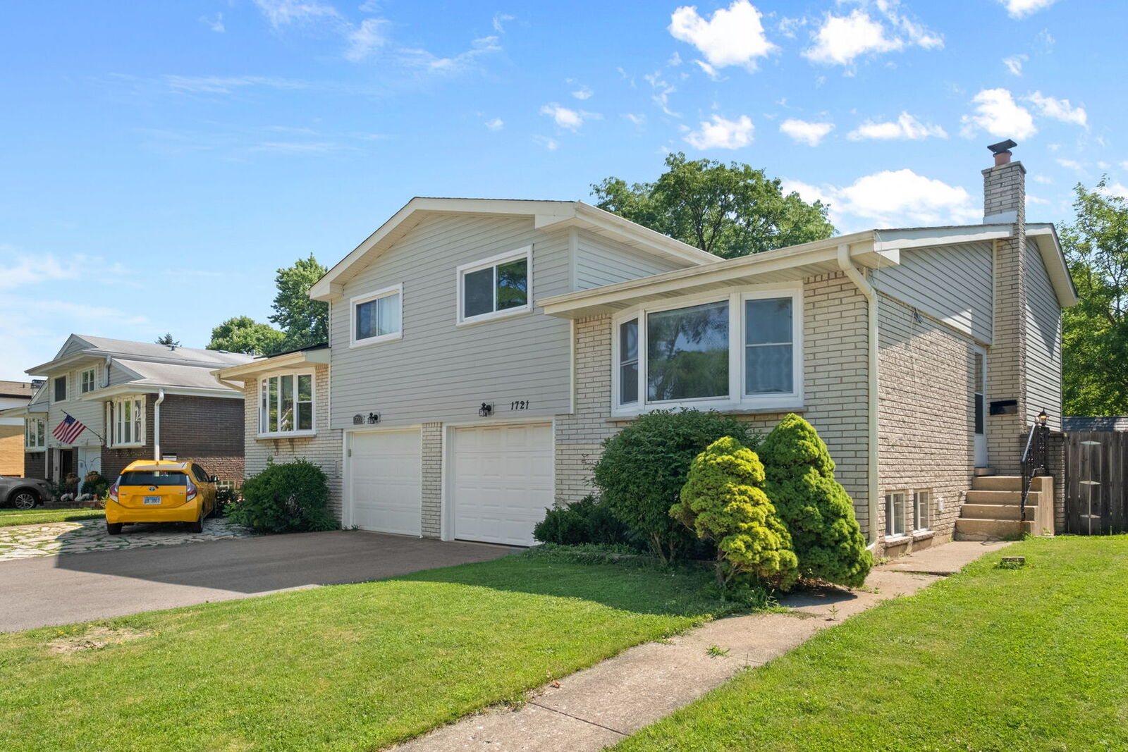 Property Photo:  1721 N Wilshire Drive  IL 60004 