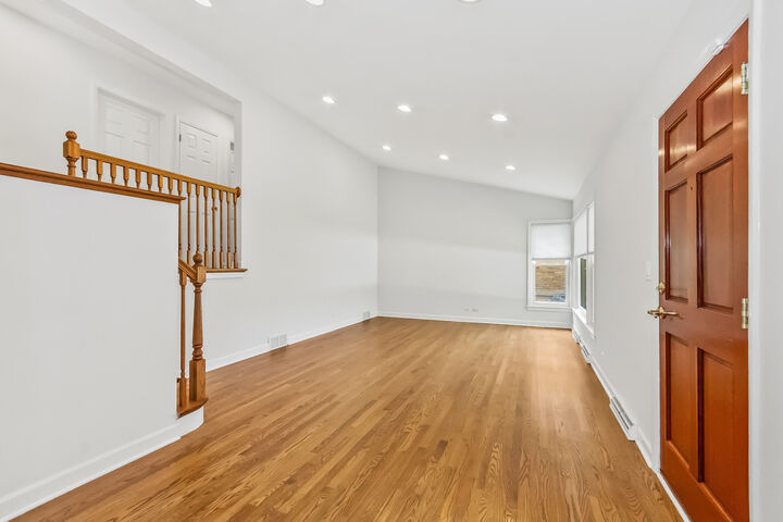 Property Photo: 232 Thelin Court IL 60091