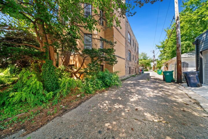 Property Photo: 1428 N Austin Boulevard IL 60302