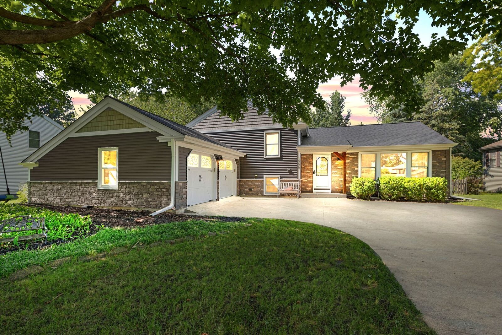 Property Photo: 1055 Cardinal Court IL 60510