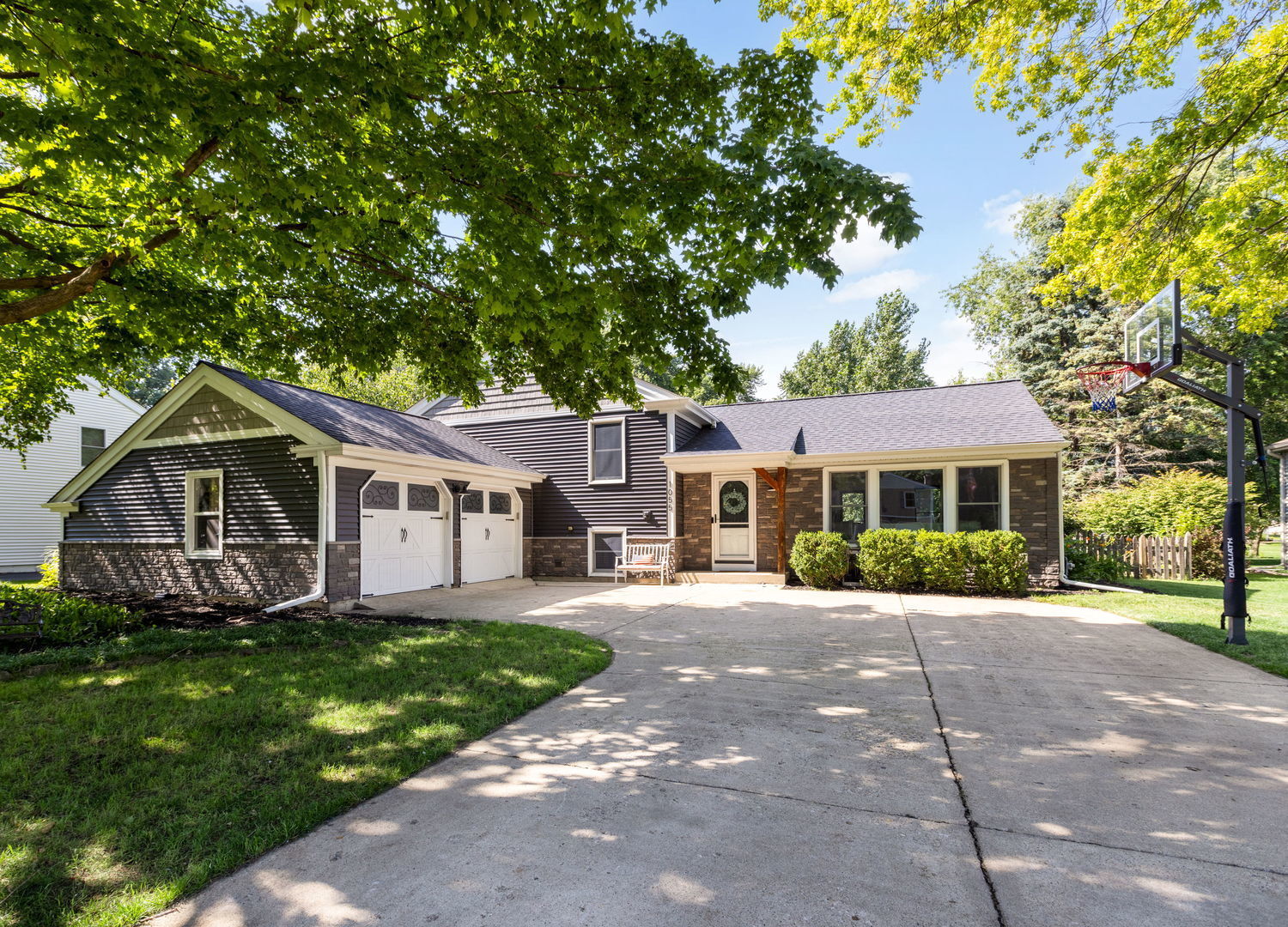 Property Photo:  1055 Cardinal Court  IL 60510 