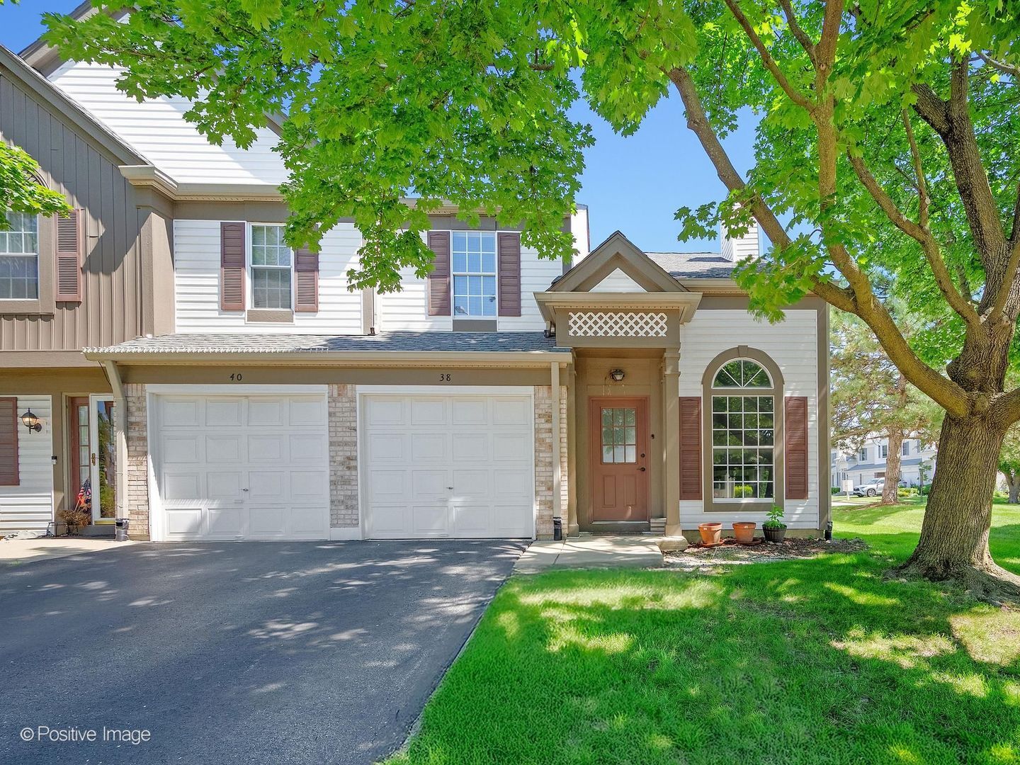 Property Photo: 38 Crab Tree Drive IL 60559