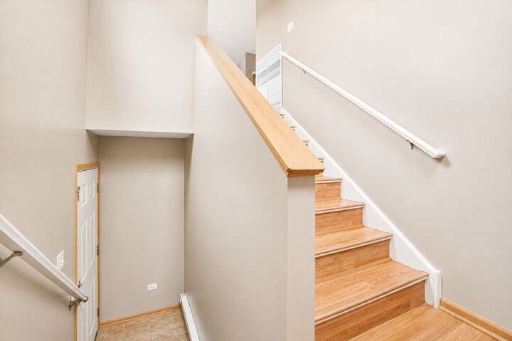 Property Photo:  1623 Silverstone Drive 1623  IL 60110 