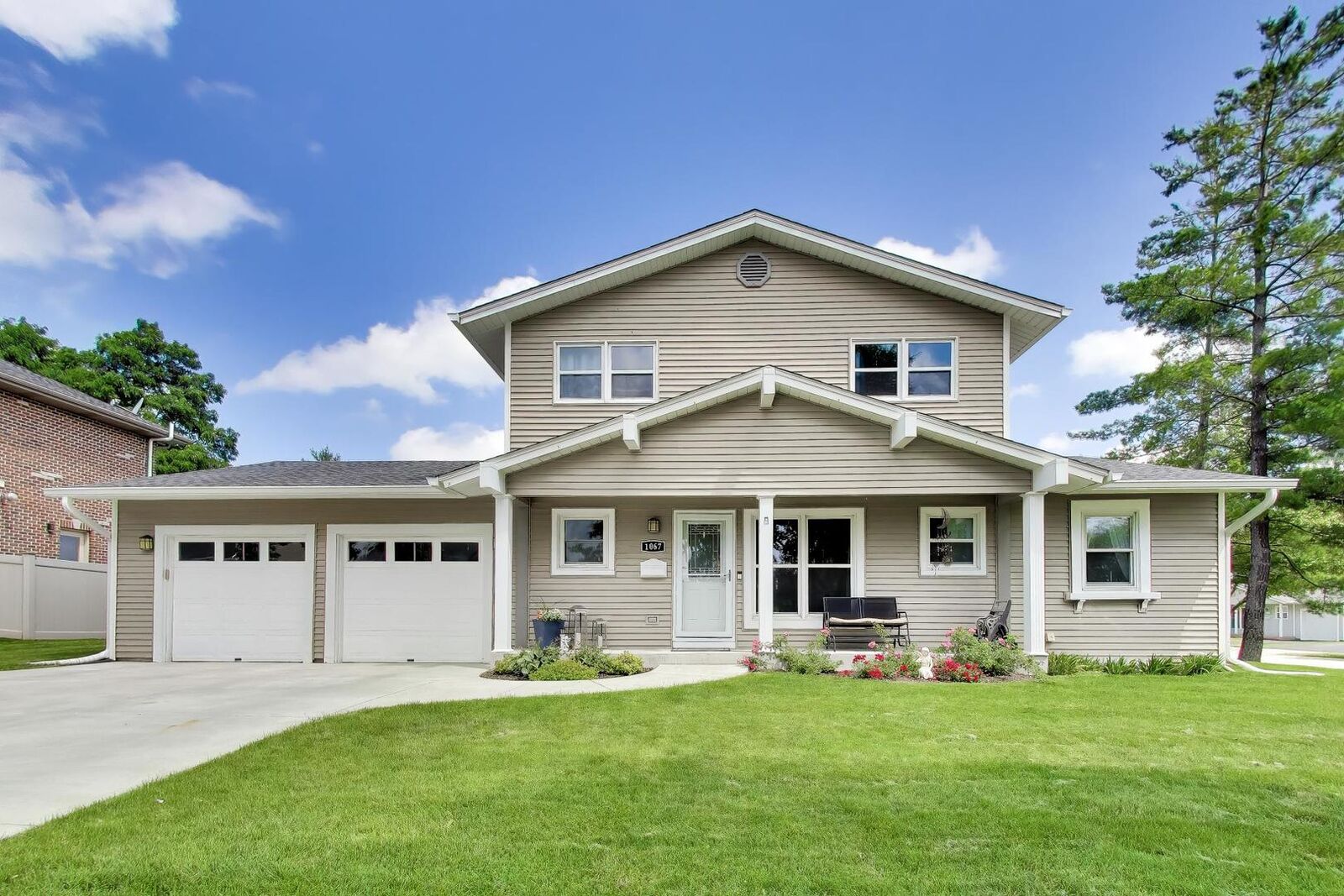 Property Photo: 1067 Carpenter Court IL 60007
