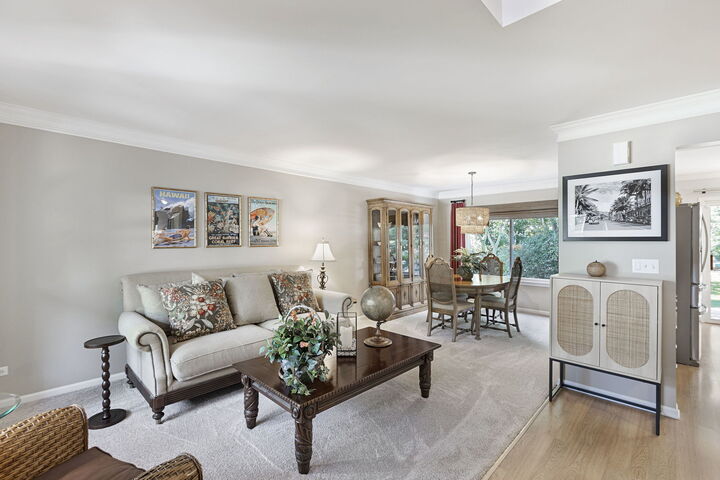 Property Photo: 548 Arbor Lane IL 60177