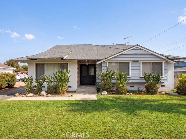 Property Photo:  978 W Grovecenter  CA 91722 