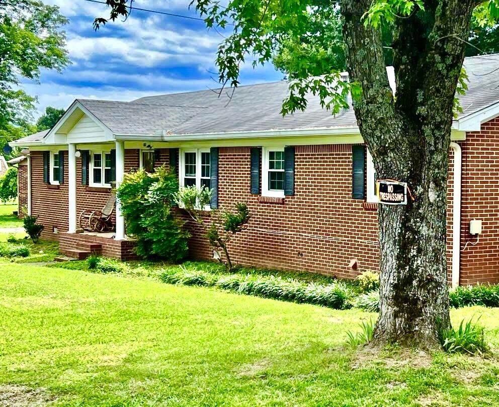 Property Photo:  812 Brookhaven Cir  TN 37160 