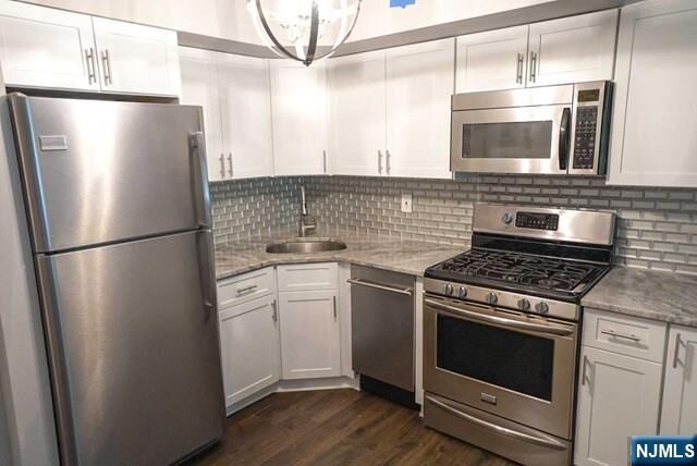 Property Photo:  1418 Faulkner Court  NJ 07430 