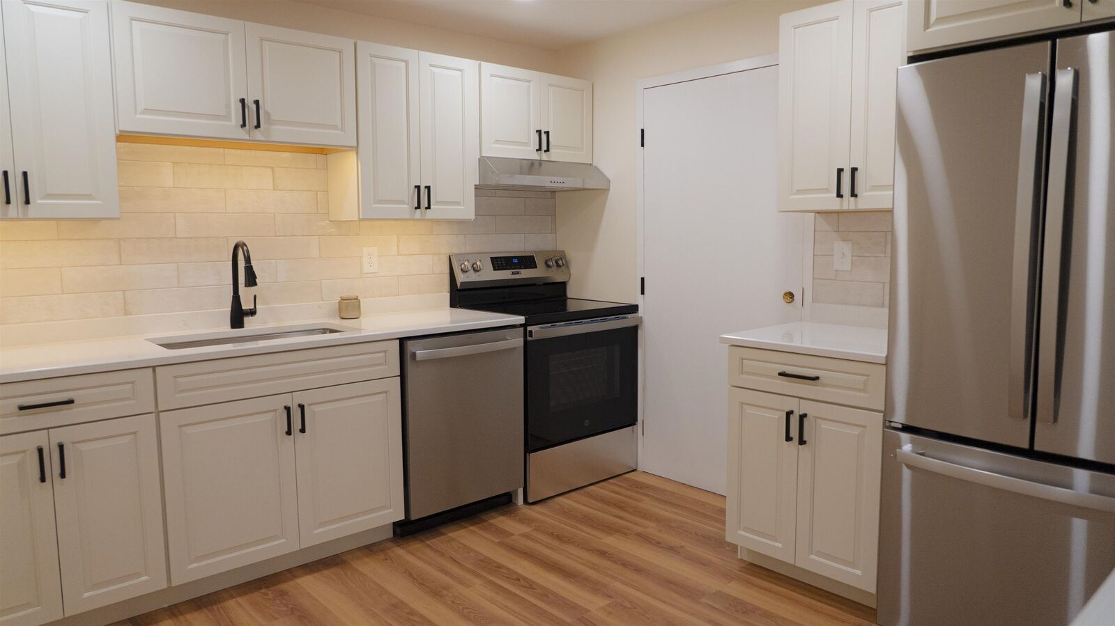 Property Photo:  3 Silvestri Circle  NH 03038 