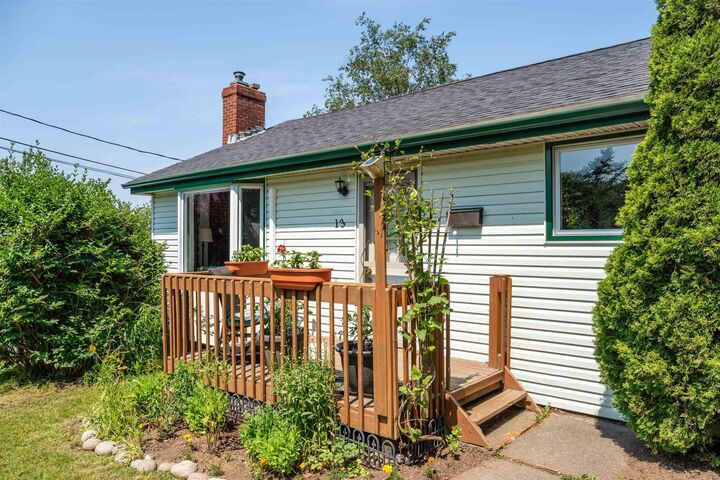 Property Photo: 13 Fernhill Drive NS B3A 4K1