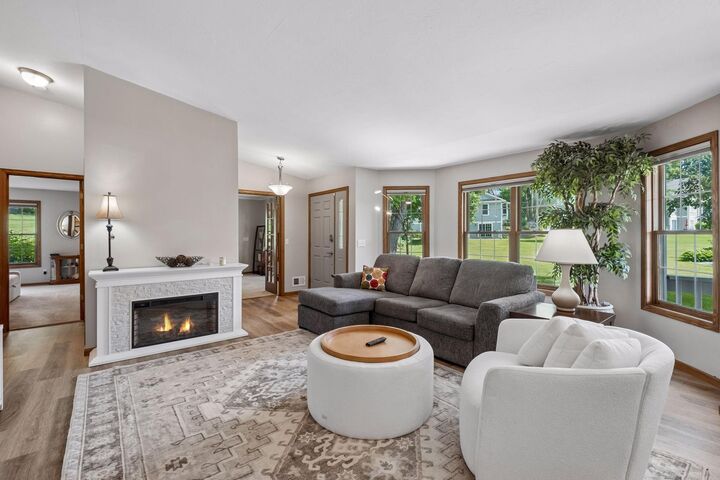 Property Photo:  1729 Donegal Drive  MN 55125 
