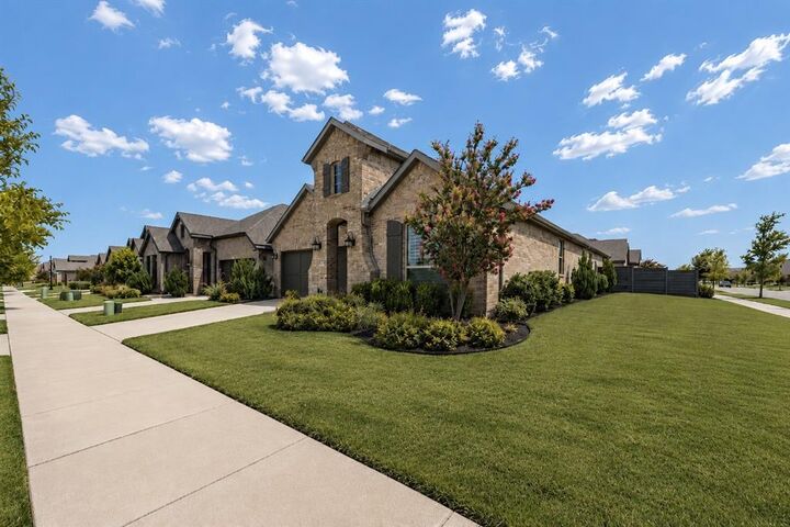 Property Photo: 1200 Long Meadow Drive TX 76227