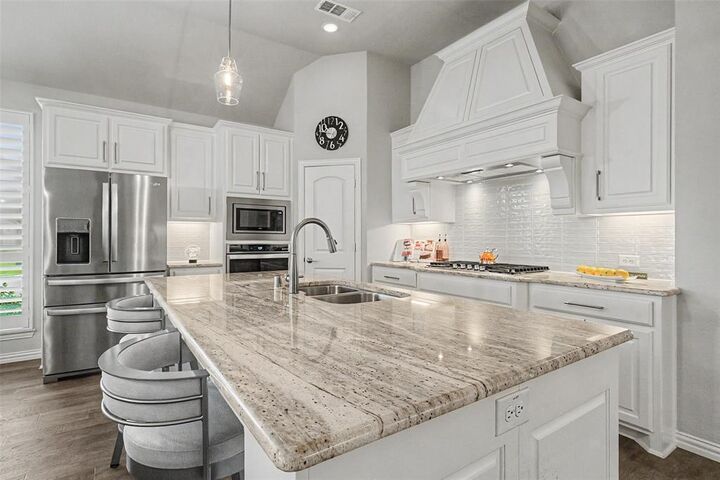 Property Photo: 1200 Long Meadow Drive TX 76227