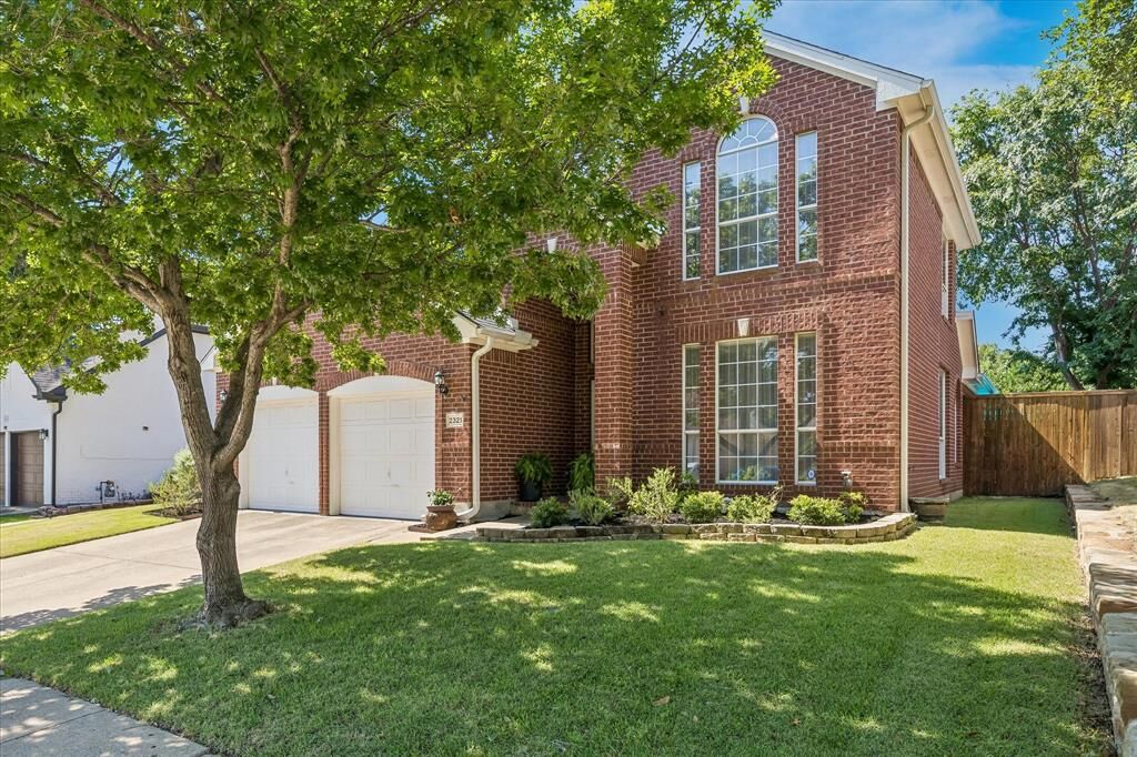Property Photo:  2321 Gatwick Court  TX 75028 
