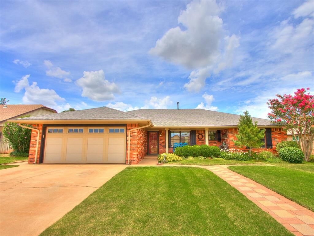 Property Photo:  901 NE 19th Street  OK 73160 
