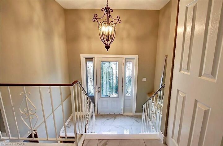 Property Photo:  599 Upper Horning Road Main/Upper  ON L9C 7P8 