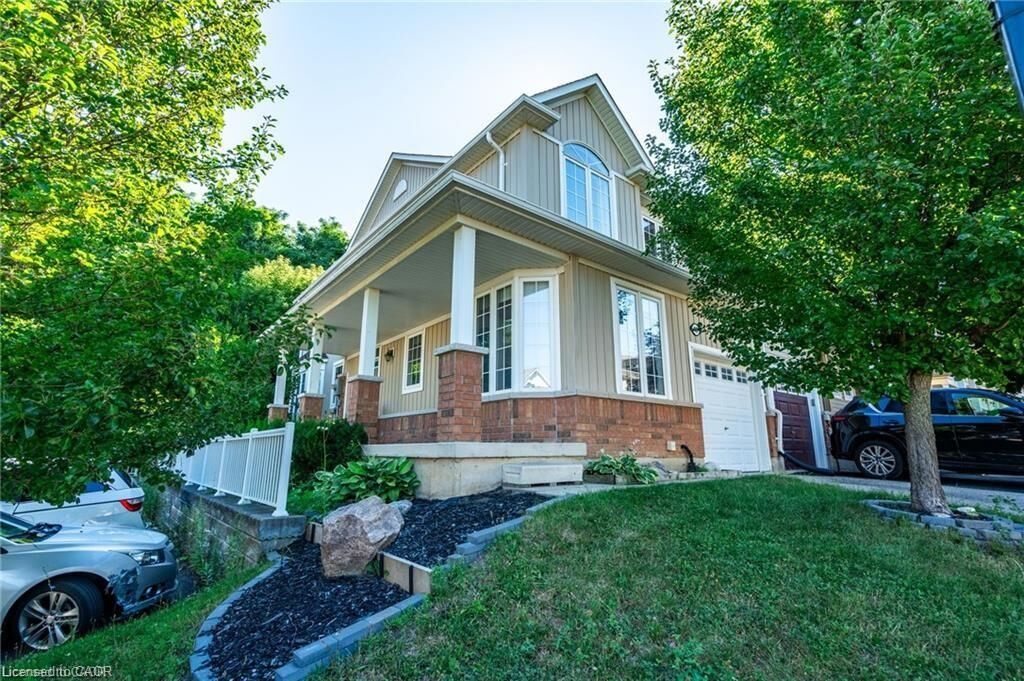 Property Photo: 21 Diana Avenue 45 ON N3T 0G7