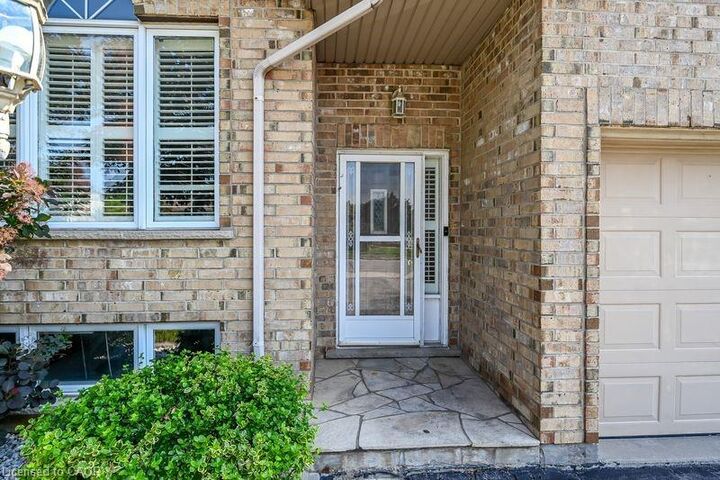 Property Photo:  59 Colin Crescent Lower  ON L9A 5H8 