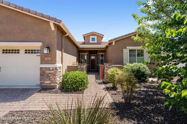 Property Photo:  1696 Constable Street  AZ 86301 